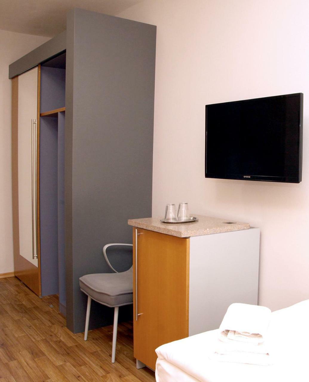 Sedlecky Dvur Hotel เซดเลซ ภายนอก รูปภาพ