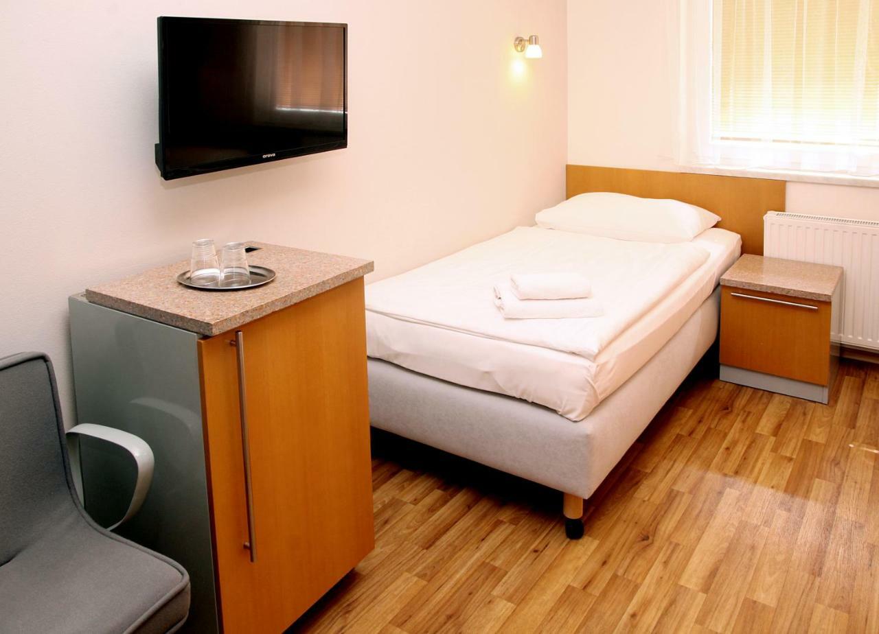 Sedlecky Dvur Hotel เซดเลซ ภายนอก รูปภาพ